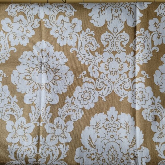 1 Yard Anna Griffin Tan w/White Floral Fabric The Georgette Collection - Picture 2 of 4